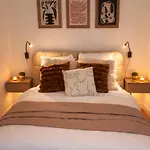شقة Peaceful & Elegant Retreat In The Heart Of Town قرقشونه