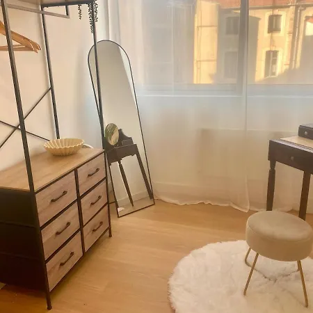 Peaceful & Elegant Retreat In The Heart Of Town 아파트 카르카손