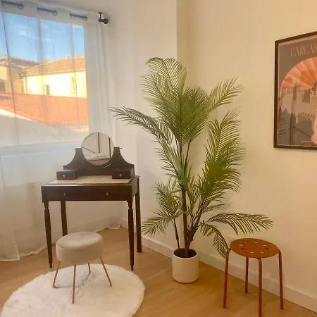 شقة Peaceful & Elegant Retreat In The Heart Of Town *